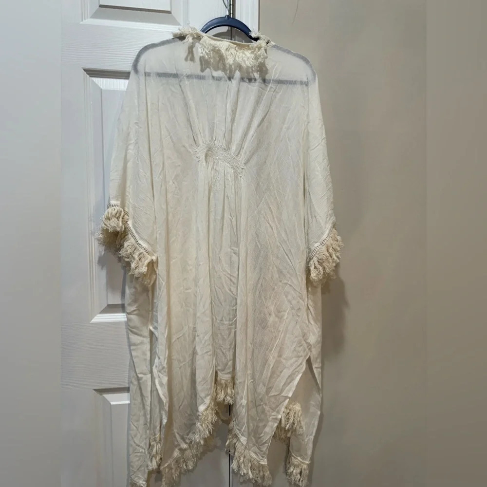 Free People Sun Bleached Fringe Kimono Open Front Fringe Trim
One Size - Picture 8 of 8